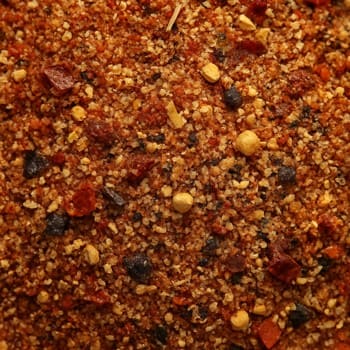 Kiçik kasalarda ət üçün quru ədviyyat qarışıqları